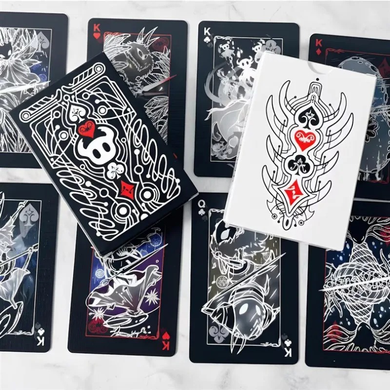 Party Games No Supplies - ชุดเกมไพ่โป๊กเกอร์มาตรฐาน Hollow Knight แบบพกพา ไพ่สีดำและสีขาว เกมกระดานสร้างสรรค์
