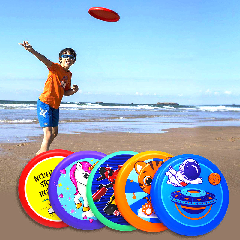 Frisbee Freestyle Disc - จานร่อนนิรภัยสำหรับเด็ก พิมพ์ลายการ์ตูน น้ำหนักเบา ของเล่นกีฬาสำหรับเด็ก เล่นกลางแจ้ง ชายหาด